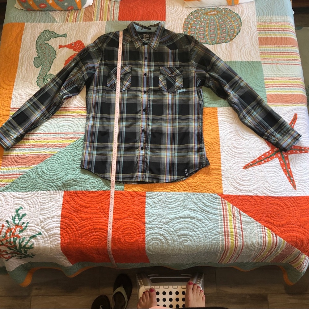Billabong plaid long-sleeve button up size XL